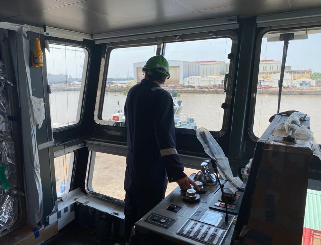 Menawethan's bridge wing manoeuvring console