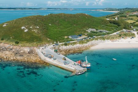 Lyonesse Lady alongside Highertown Quay, St Martin's - Isles of Scilly
